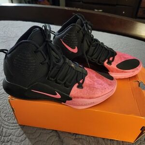 Nike Hyperdunk Black & Hot Pink - Size 11 womens / 9.5 mens